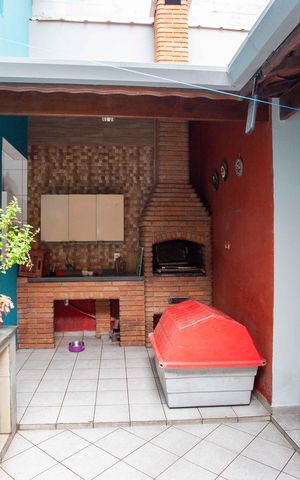 Casa à venda com 178m², 3 quartos e 3 vagasChurrasqueira