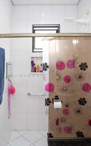 Casa à venda com 178m², 3 quartos e 3 vagasBanheiro da Suíte