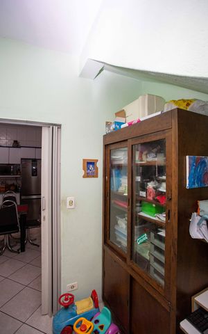 Casa à venda com 178m², 3 quartos e 3 vagasEscritório