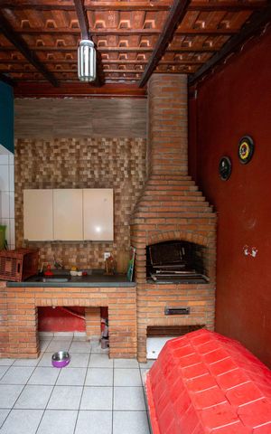 Casa à venda com 178m², 3 quartos e 3 vagasChurrasqueira