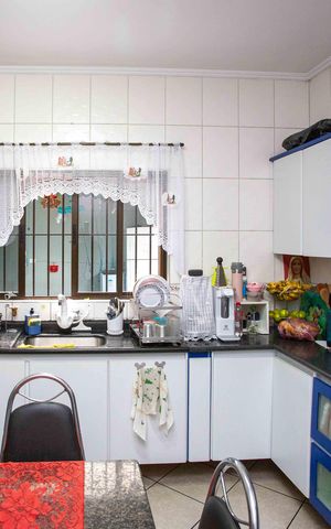 Casa à venda com 178m², 3 quartos e 3 vagasCozinha