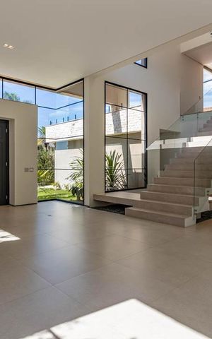 Casa de condomínio à venda com 576m², 6 quartos e 6 vagas