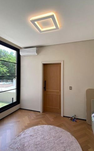 Casa de condomínio à venda com 576m², 6 quartos e 6 vagas