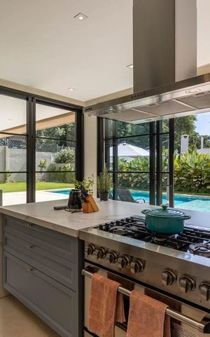 Casa de condomínio à venda com 576m², 6 quartos e 6 vagas