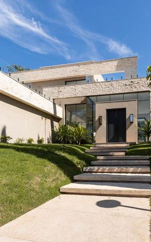 Casa de condomínio à venda com 576m², 6 quartos e 6 vagas