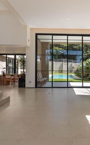 Casa de condomínio à venda com 576m², 6 quartos e 6 vagas
