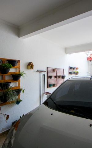 Casa à venda com 142m², 3 quartos e 2 vagas Casa à venda com 142m², 3 quartos e 2 vagasGaragem