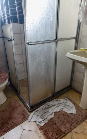 Casa para alugar com 240m², 3 quartos e 2 vagas Casa para alugar com 240m², 3 quartos e 2 vagasBanheiro Corredor
