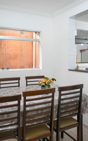 Casa à venda com 92m², 4 quartos e 2 vagas Casa à venda com 92m², 4 quartos e 2 vagasSala de Jantar