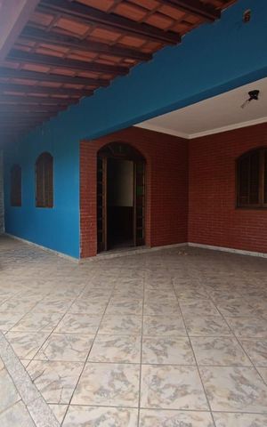 Casa à venda com 378m², 4 quartos e 2 vagas