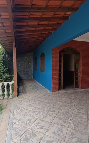 Casa à venda com 378m², 4 quartos e 2 vagas