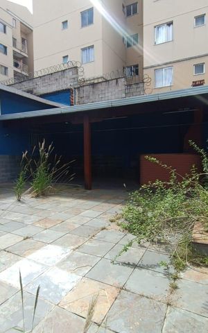 Casa à venda com 378m², 4 quartos e 2 vagas