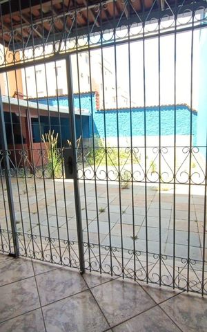 Casa à venda com 378m², 4 quartos e 2 vagas