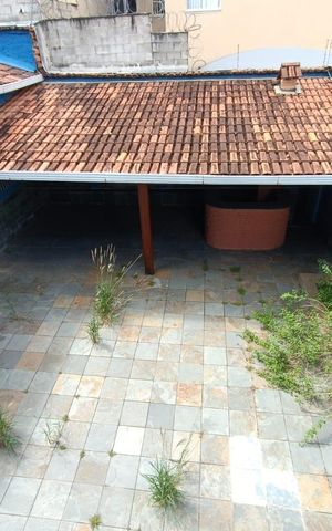 Casa à venda com 378m², 4 quartos e 2 vagas