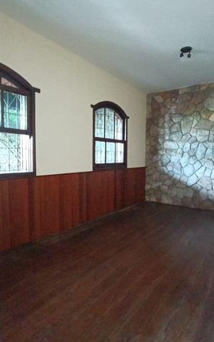 Casa à venda com 378m², 4 quartos e 2 vagas