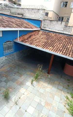 Casa à venda com 378m², 4 quartos e 2 vagas