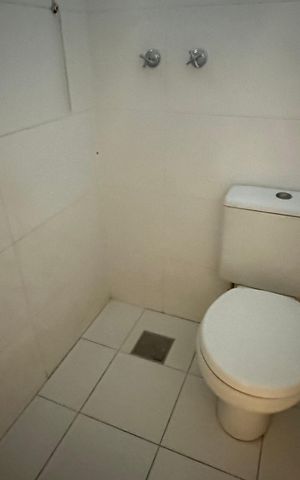 Apartamento à venda com 180m², 3 quartos e 2 vagas Apartamento à venda com 180m², 3 quartos e 2 vagasBanheiro de serviço