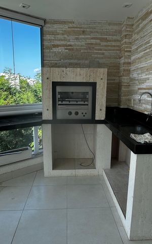 Apartamento à venda com 180m², 3 quartos e 2 vagas Apartamento à venda com 180m², 3 quartos e 2 vagasVaranda