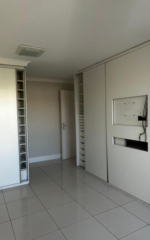 Apartamento à venda com 180m², 3 quartos e 2 vagas Apartamento à venda com 180m², 3 quartos e 2 vagasQuarto 3