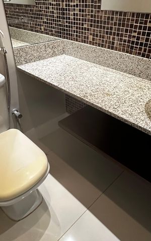 Apartamento à venda com 180m², 3 quartos e 2 vagas Apartamento à venda com 180m², 3 quartos e 2 vagasLavabo