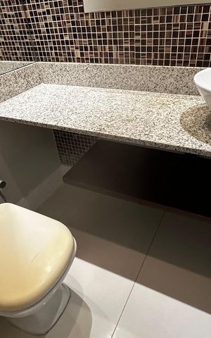 Apartamento à venda com 180m², 3 quartos e 2 vagas Apartamento à venda com 180m², 3 quartos e 2 vagasLavabo