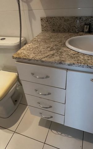 Apartamento à venda com 180m², 3 quartos e 2 vagas Apartamento à venda com 180m², 3 quartos e 2 vagasBanheiro quarto 1