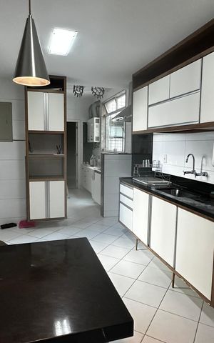Apartamento à venda com 180m², 3 quartos e 2 vagas Apartamento à venda com 180m², 3 quartos e 2 vagasCozinha