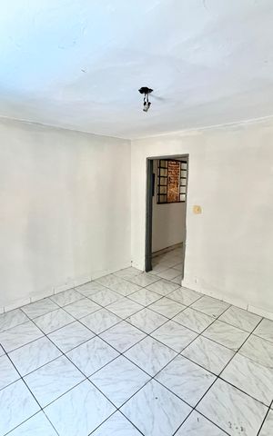 Casa para alugar com 33m², 1 quarto e sem vagaQuarto