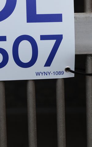 Casa à venda com 536m², 3 quartos e 7 vagasPlaca instalada no portão do imóvel - Código da placa: WYNY-1089