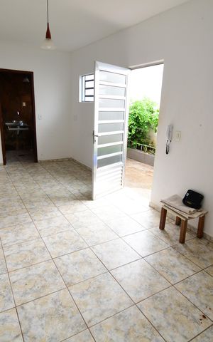 Casa à venda com 100m², 3 quartos e 2 vagasSala