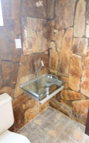 Casa à venda com 100m², 3 quartos e 2 vagasBanheiro Suíte