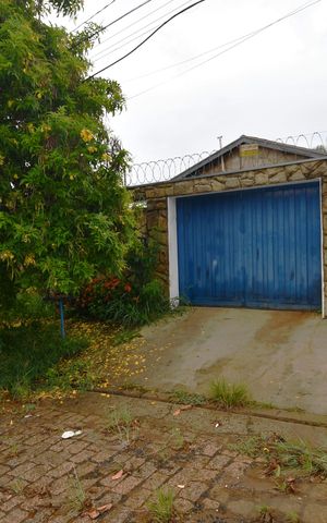 Casa à venda com 100m², 3 quartos e 2 vagasFachada