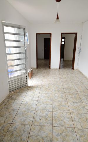 Casa à venda com 100m², 3 quartos e 2 vagasSala
