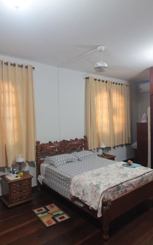Casa à venda com 406m², 4 quartos e 3 vagasSuite Master