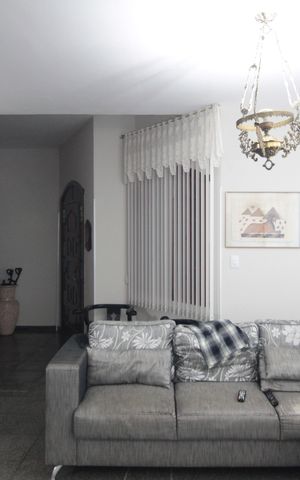 Casa à venda com 406m², 4 quartos e 3 vagasSala