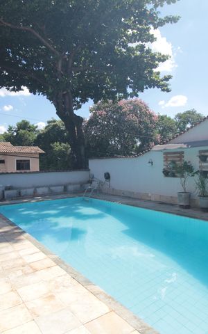 Casa à venda com 406m², 4 quartos e 3 vagasPiscina
