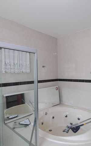 Casa à venda com 406m², 4 quartos e 3 vagasBanheiro da Suite Master