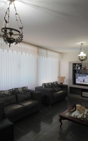 Casa à venda com 406m², 4 quartos e 3 vagasSala