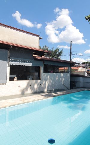 Casa à venda com 406m², 4 quartos e 3 vagasPiscina