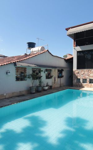 Casa à venda com 406m², 4 quartos e 3 vagasPiscina