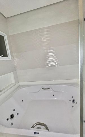 Casa à venda com 314m², 3 quartos e 2 vagas Casa à venda com 314m², 3 quartos e 2 vagasBanheiro