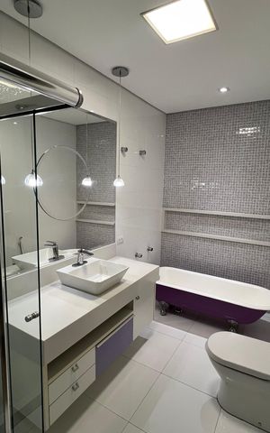 Casa à venda com 314m², 3 quartos e 2 vagas Casa à venda com 314m², 3 quartos e 2 vagasBanheiro
