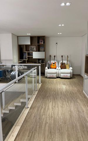 Casa à venda com 314m², 3 quartos e 2 vagas Casa à venda com 314m², 3 quartos e 2 vagasSala