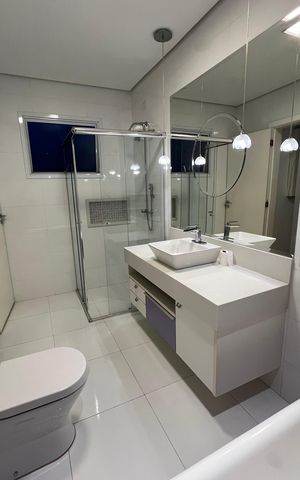 Casa à venda com 314m², 3 quartos e 2 vagas Casa à venda com 314m², 3 quartos e 2 vagasBanheiro