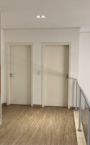 Casa à venda com 314m², 3 quartos e 2 vagas Casa à venda com 314m², 3 quartos e 2 vagasSala