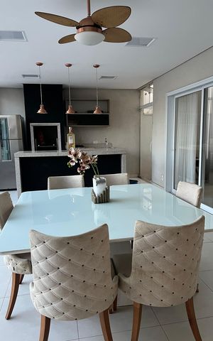 Casa à venda com 314m², 3 quartos e 2 vagas Casa à venda com 314m², 3 quartos e 2 vagasVaranda
