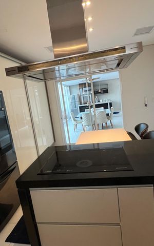 Casa à venda com 314m², 3 quartos e 2 vagas Casa à venda com 314m², 3 quartos e 2 vagasCozinha