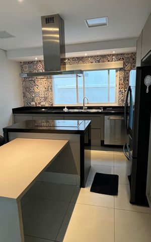 Casa à venda com 314m², 3 quartos e 2 vagas Casa à venda com 314m², 3 quartos e 2 vagasCozinha