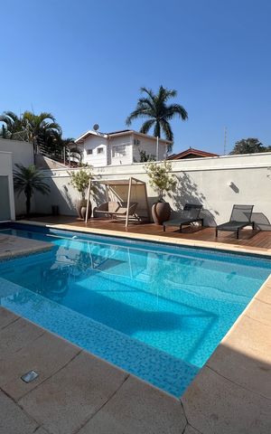 Casa à venda com 314m², 3 quartos e 2 vagas Casa à venda com 314m², 3 quartos e 2 vagasÁrea externa