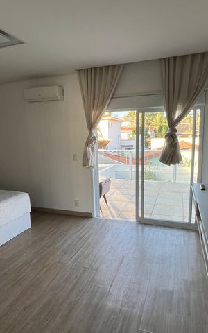 Casa à venda com 314m², 3 quartos e 2 vagas Casa à venda com 314m², 3 quartos e 2 vagasQuarto